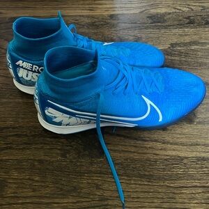 Nike flyknit shoes. Pretty blue and white.